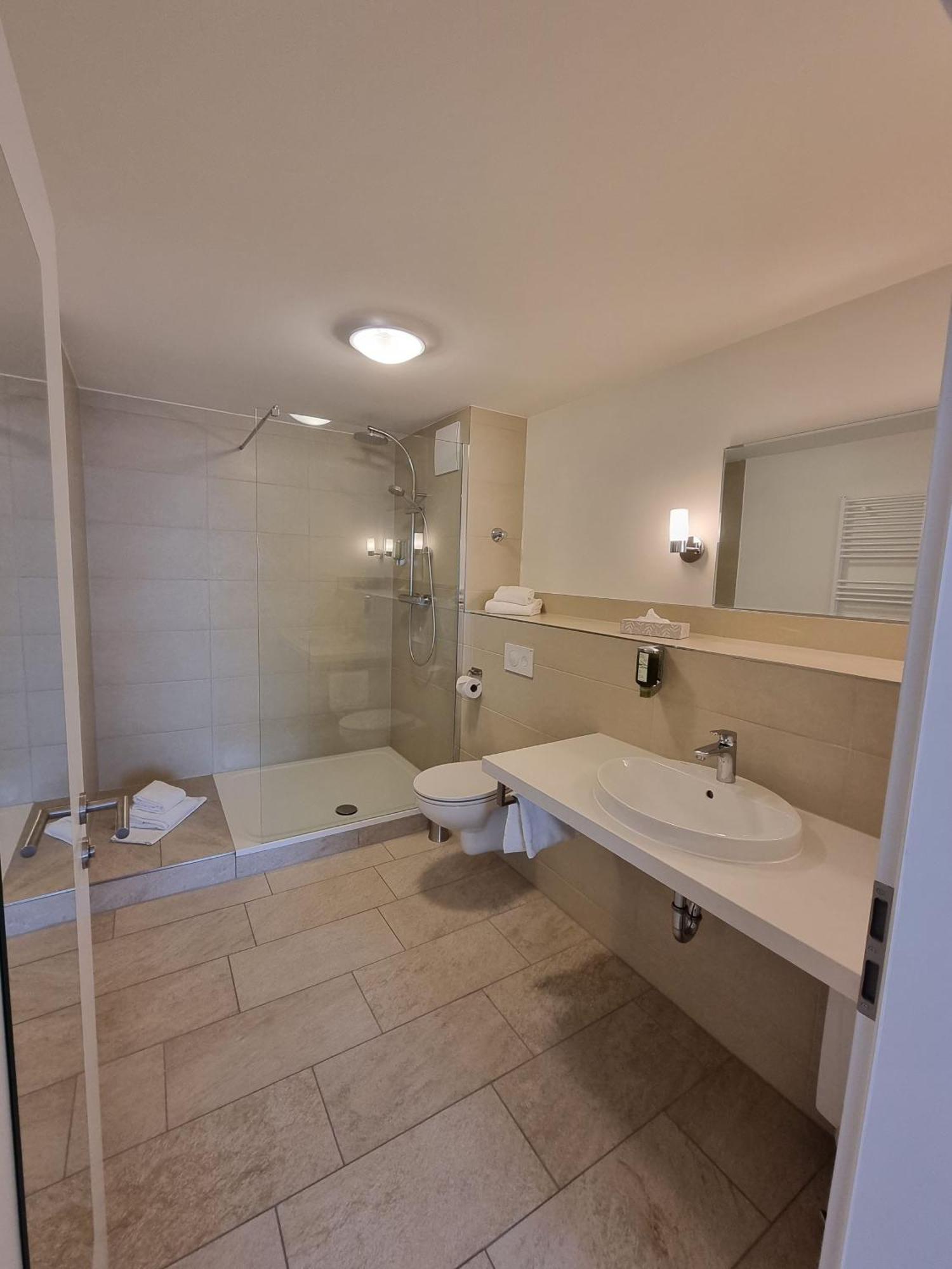 Hotel Burg Wanzleben Eksteriør bilde